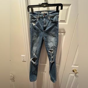 Women’s Abercrombie and fitch jeans size 24/00L super skinny ankle high rise